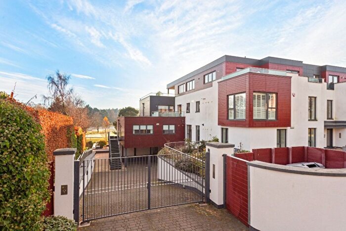 3 Bedroom Flat To Rent In Barnton Avenue West, Edinburgh, EH4