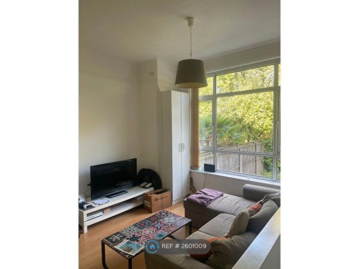 1 Bedroom Flat To Rent In Moorfield Road, Manchester, M20