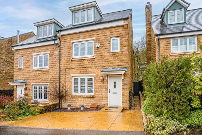 4 Bedroom Semi-Detached House To Rent In Turner Road, Buxton, SK17