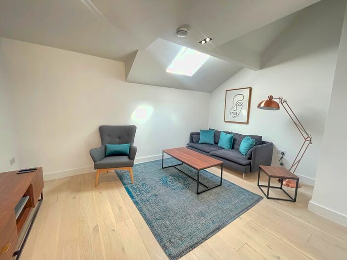 2 Bedroom Town House To Rent In South King St, City Centre, Manchester, M2