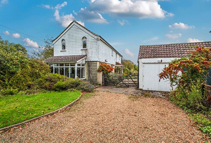 4 Bedroom Detached House For Sale In Kings Mill Lane, Redhill, Surrey, RH1