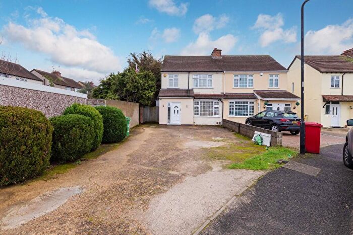 4 Bedroom Semi-Detached House For Sale In Brook Crescent, Cippenham, SL1