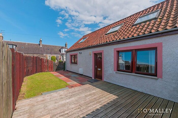 3 Bedroom Cottage To Rent In Kilbagie Street, Kincardine, FK10