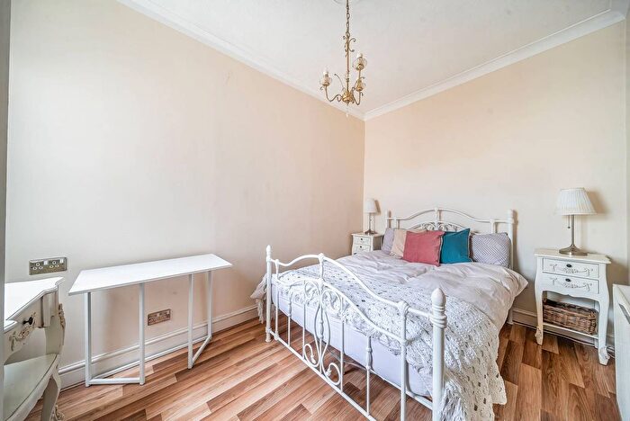 1 Bedroom Flat To Rent In Woodside Green, South Norwood, London, SE25