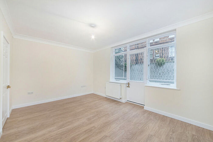 Apartment To Rent In Park Walk, Chelsea, SW10