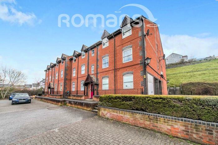 1 Bedroom Flat To Rent In Lynden Mews, Reading, RG2