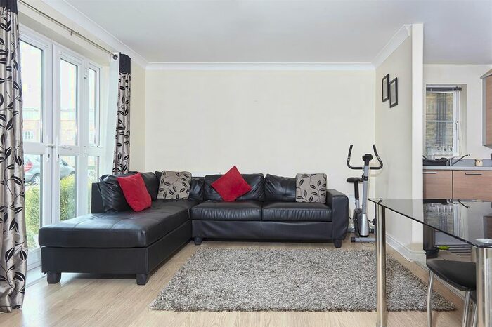 1 Bedroom Flat To Rent In Periwood Crescent, Perivale, UB6
