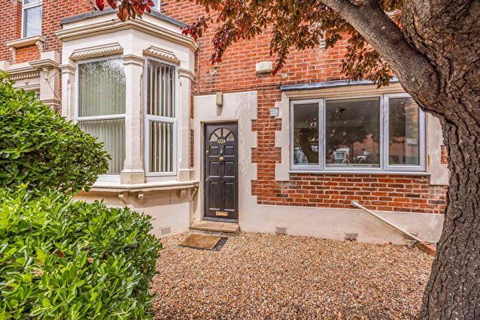 2 Bedroom Apartment For Sale In Southsea, PO5