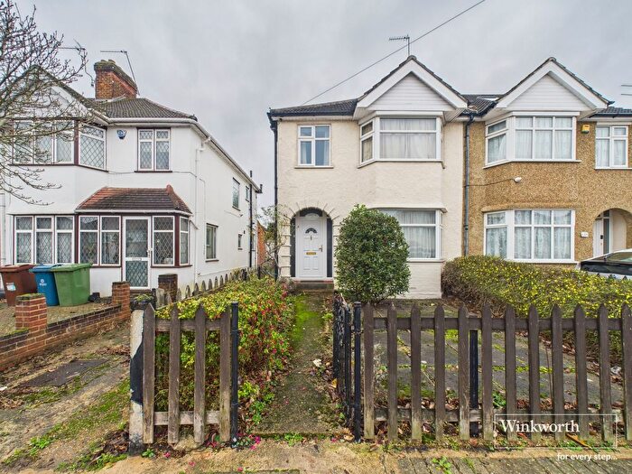 3 Bedroom Semi Detached House For Sale In The Chase, Edgware, Middlesex, HA8