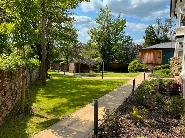 2 Bedroom Flat To Rent In Barnfield House, Barnfield Hill, Exeter, EX1