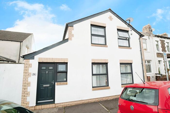 1 Bedroom End Of Terrace House To Rent In Penllyn Road, Canton, CF5