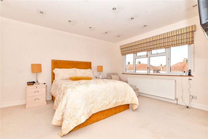 4 Bedroom Terraced House For Sale In Loudoun Avenue, Gants Hill, Essex, IG6