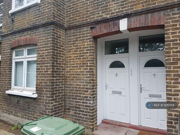 1 Bedroom Flat To Rent In London Road, Purfleet, RM19