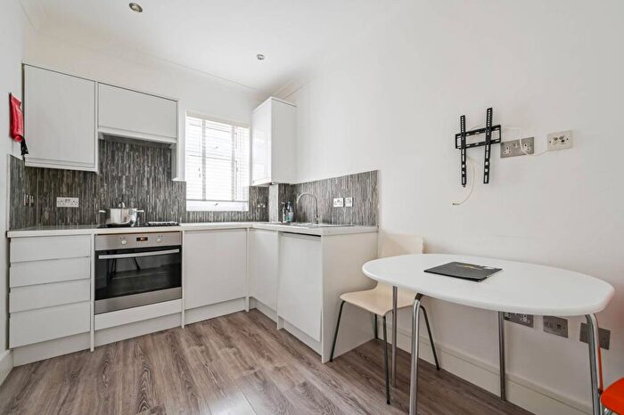 1 Bedroom Flat To Rent In High Road, , Turnpike Lane, London, N22