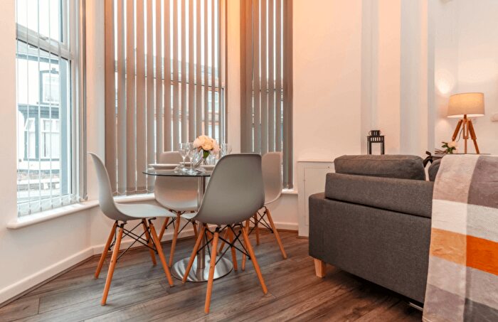 3 Bedroom Flat To Rent In Falmouth Road, London, SE1