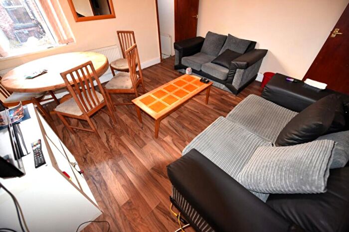 5 Bedroom House To Rent In Hessle View, LS6