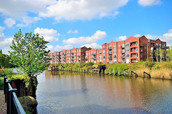 2 Bedroom Flat To Rent In Imperial Court, Walton Locks, Warrington, Cheshire, WA4