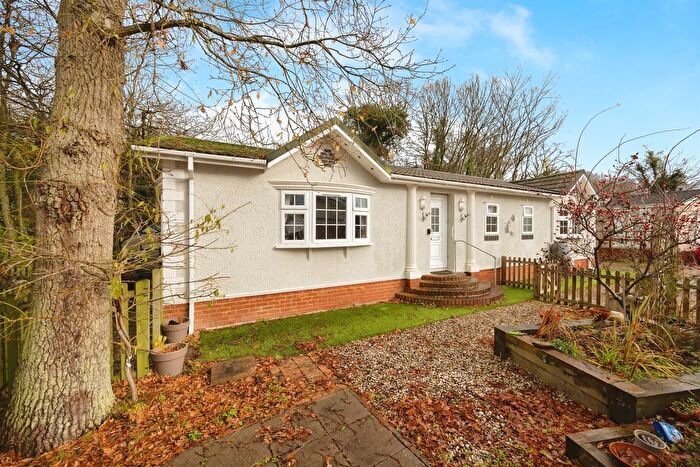 3 Bedroom Park Home For Sale In Shirkoak Park, Woodchurch, Ashford, TN26