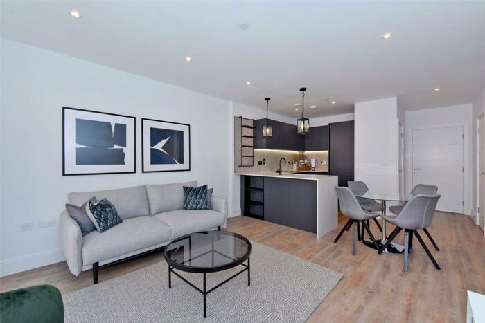 2 Bedroom Apartment To Rent In Darjeeling House, Memorial Avenue, Slough, SL1