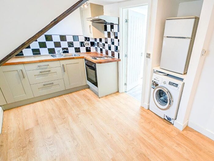 1 Bedroom Flat For Sale In Claremont Road, London, NW2