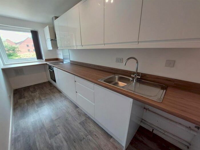 2 Bedroom Flat To Rent In Metchley Lane, Harborne, Birmingham, B17