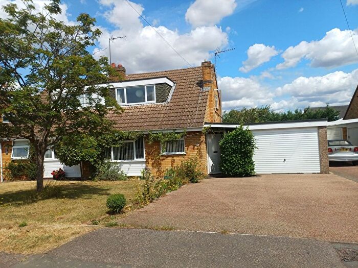 4 Bedroom Semi-Detached House For Sale In Orchard Way, Cogenhoe, NN7