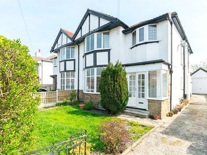 1 Bedroom Flat To Rent In Moor Allerton Avenue, Leeds, Uk, LS17