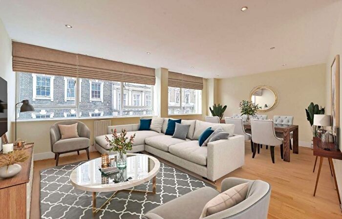 2 Bedroom Flat To Rent In Garrick House, St Martin's Lane, Covent Garden, Holborn, Leicester Square, London, WC2N