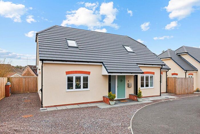 4 Bedroom Detached House For Sale In Elcot Lane, Marlborough, SN8