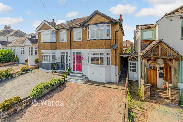 3 Bedroom Semi-Detached House For Sale In Maidstone Road, Rainham, Gillingham, Kent, ME8