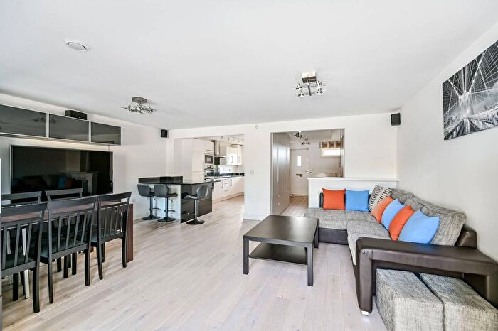 4 Bedroom Semi-Detached House To Rent In Meadowview Road, Raynes Park, London, SW20