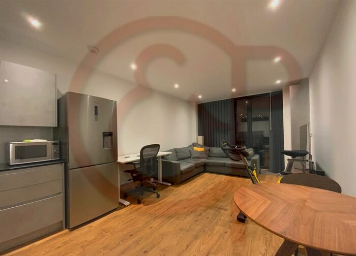 2 Bedroom Flat To Rent In Madeley Road, Ealing, W5