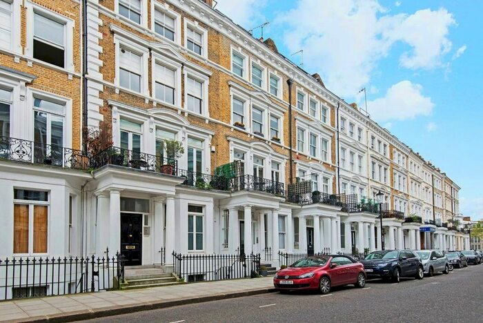 Studio To Rent In Collingham Place, London, SW5