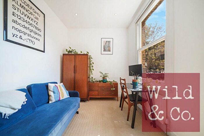 2 Bedroom Flat For Sale In Mare Street, London, E8
