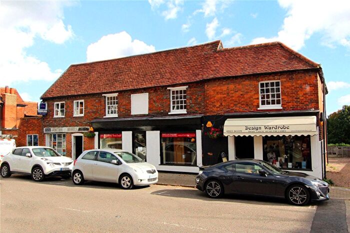 2 Bedroom Flat For Sale In High Street, Kings Langley, WD4