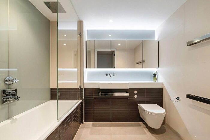 1 Bedroom Flat For Sale In Pearce House, Circus Road West, London, SW11