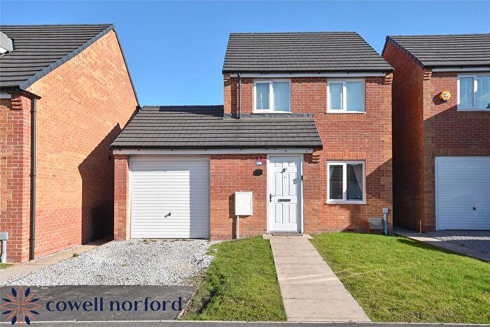 3 Bedroom Detached House For Sale In Constable Drive, Rochdale, Greater Manchester, OL11