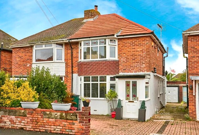 3 Bedroom Semi-Detached House For Sale In Mill Hill Road, Cowes, Isle Of Wight, PO31
