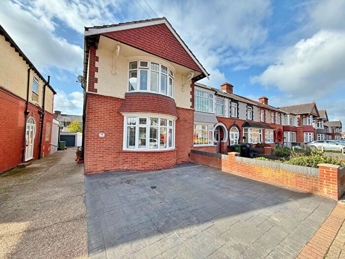 3 Bedroom End Of Terrace House For Sale In Hawthorn Crescent, Cosham, PO6