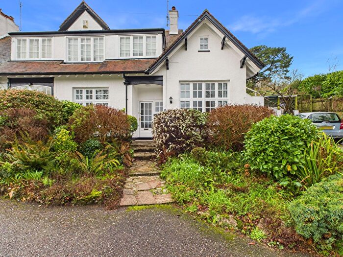 2 Bedroom Flat For Sale In Bickwell Valley, Sidmouth, EX10