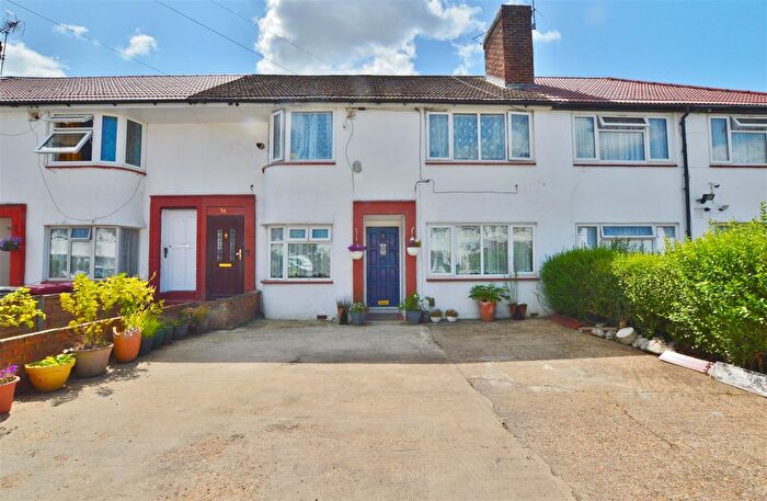 2 Bedroom Maisonette For Sale In Cornwall Avenue, Slough, SL2