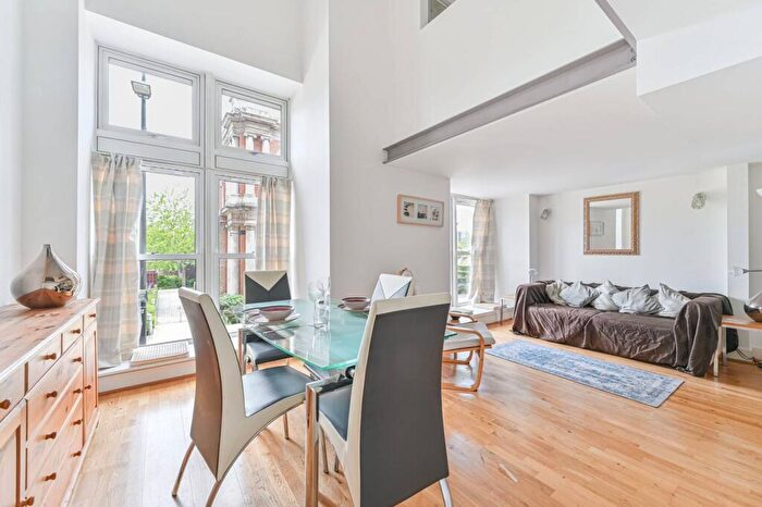 2 Bedroom Flat To Rent In Cadogan Road, Woolwich Riverside, London, SE18