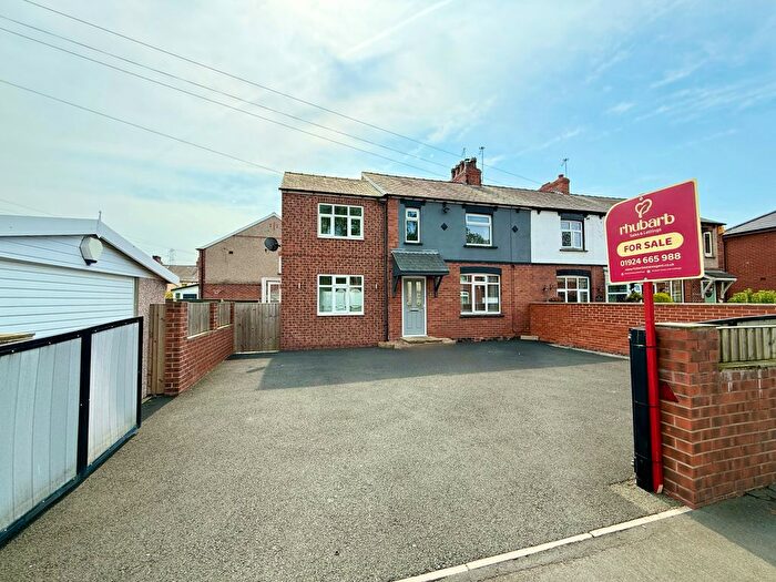 4 Bedroom End Of Terrace House For Sale In Sowood Avenue, Ossett, West Yorkshire, WF5