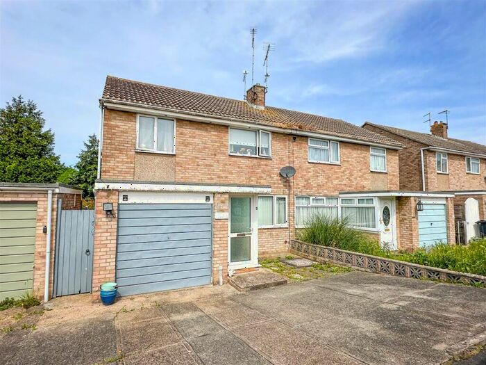 3 Bedroom Semi-Detached House For Sale In Woodford Close, Great Clacton, Essex, CO15