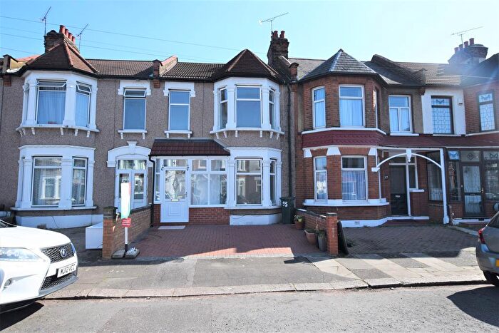 4 Bedroom Terraced House To Rent In Betchworth Road, Ilford, IG3