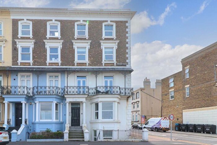 1 Bedroom Flat For Sale In Ethelbert Crescent, Margate, Kent, CT9