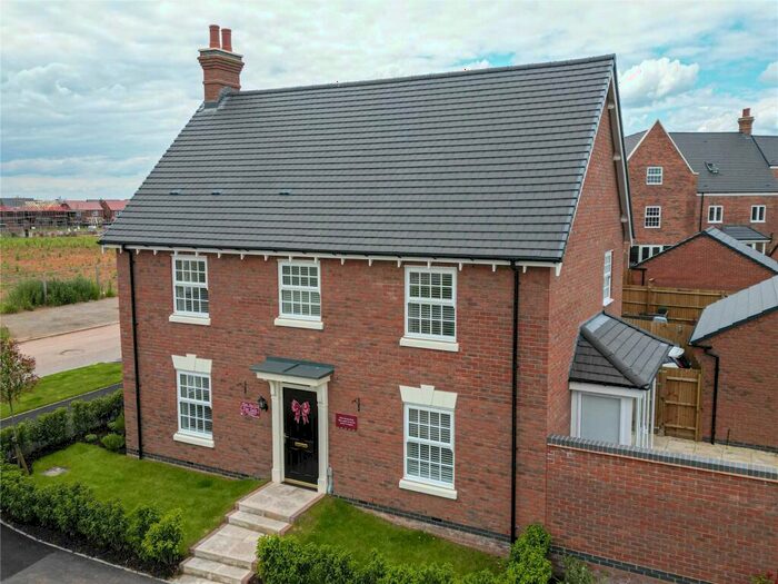 4 Bedroom Detached House For Sale In Barley Crescent, Tamworth, Staffordshire, B79