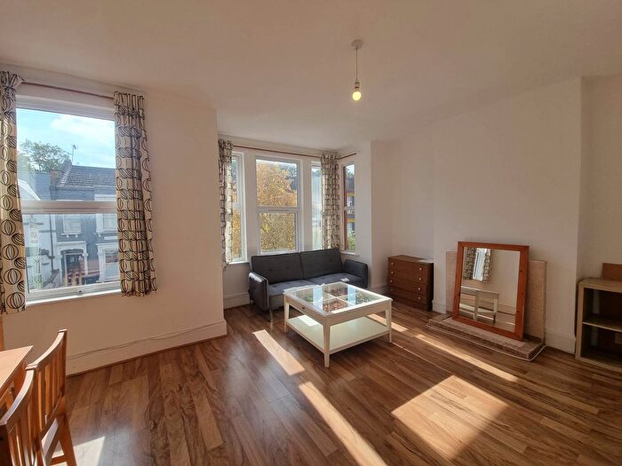 3 Bedroom Flat To Rent In Umfreville Road, Harringay Ladder, N4