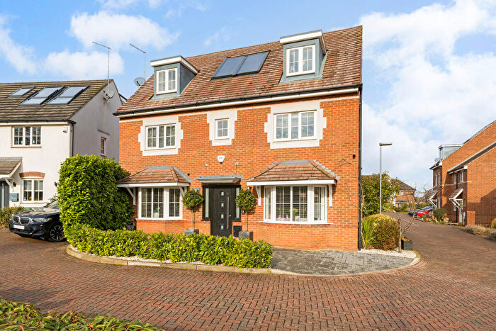 5 Bedroom Detached House For Sale In Gatekeepers Way, Watton At Stone, Hertford, SG14