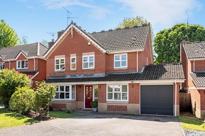 4 Bedroom Detached House For Sale In Primrose Copse, Horsham, RH12